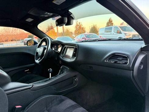 Used 2015 Dodge Challenger SRT Hellcat image 36