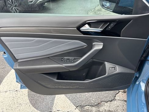 Certified 2025 Volkswagen Jetta SEL image 11