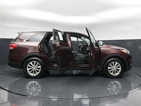Used 2018 Kia Sorento AWD image 39