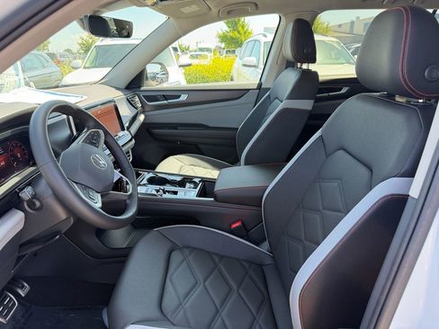 New 2026 Volkswagen Atlas Peak Edition AWD/4WD image 14