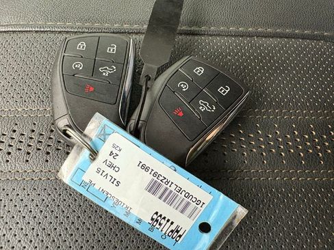 Used 2024 Chevrolet Silverado 1500 High Country w/ High Country Premium Package image 39