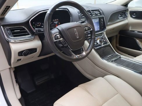 Used 2020 Lincoln Continental AWD w/ Premium Package image 17
