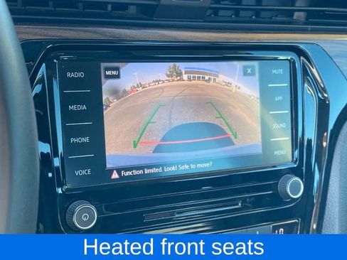 Used 2022 Volkswagen Passat 2.0T image 9