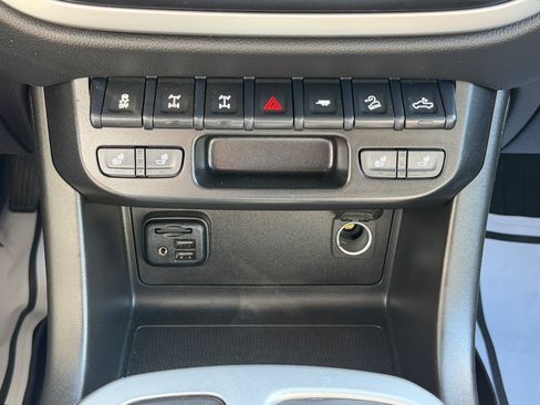 Used 2022 Chevrolet Colorado ZR2 AWD/4WD image 12
