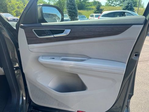 Certified 2025 Volkswagen Atlas SEL Premium R-Line AWD/4WD image 12