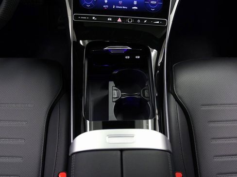 New 2026 Mercedes-Benz C 300 4MATIC Sedan image 10