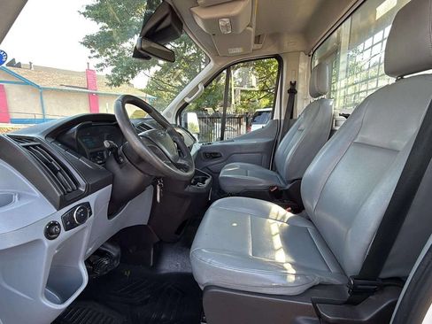 Used 2018 Ford Transit 250 138 RWD image 9