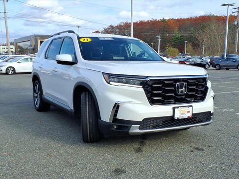 Used 2023 Honda Pilot Elite image 3