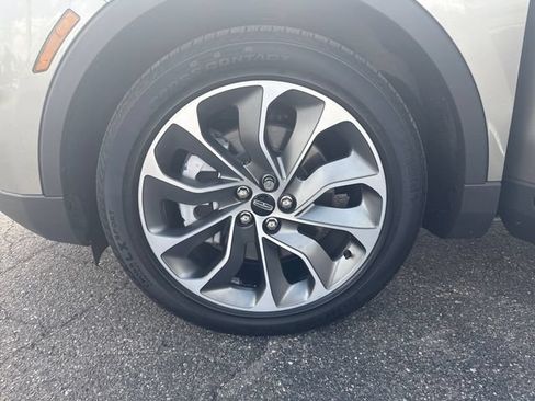 Certified 2023 Lincoln Nautilus Reserve AWD/4WD image 31