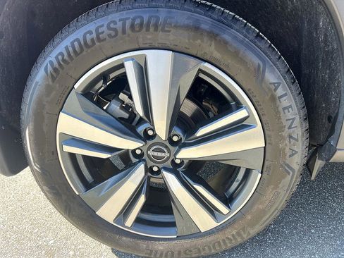 Certified 2024 Nissan Rogue SL w/ SL Premium Package image 11