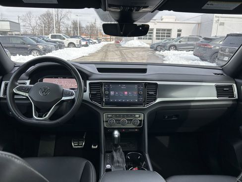 Used 2021 Volkswagen Atlas Cross Sport SEL R-Line image 9