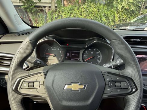 Used 2023 Chevrolet TrailBlazer LT FWD image 28