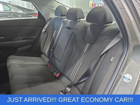 Used 2025 Hyundai Elantra SEL w/ Cargo Package FWD image 14