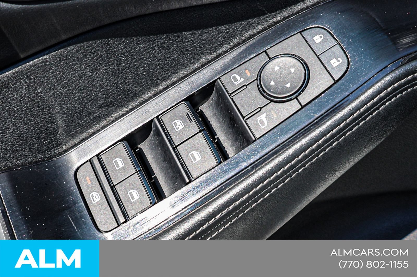 Used 2025 Nissan Rogue SV FWD image 38