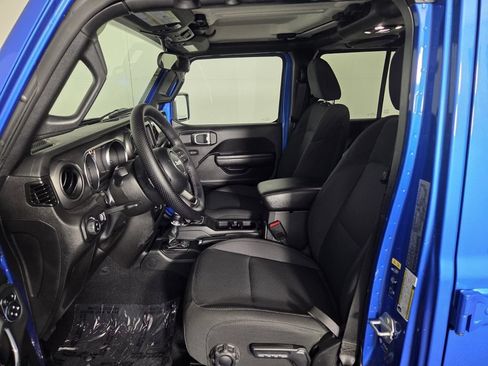 Used 2023 Jeep Gladiator Sport AWD/4WD image 8