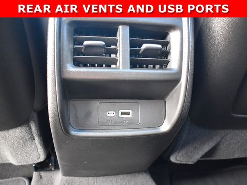 Used 2021 Cadillac XT4 Premium Luxury image 26