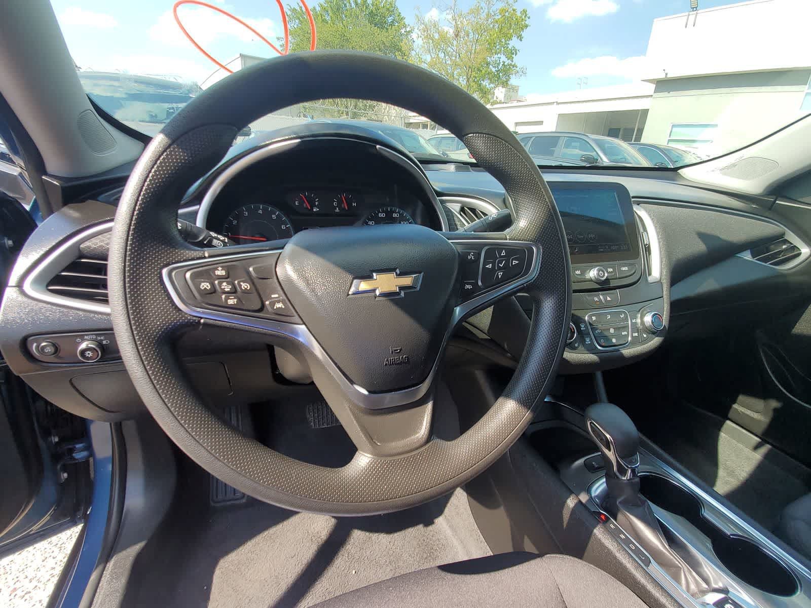 Used 2025 Chevrolet Malibu LT FWD image 13