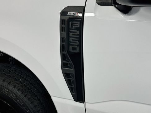 Used 2023 Ford F250 XL w/ STX Appearance Package AWD/4WD image 28