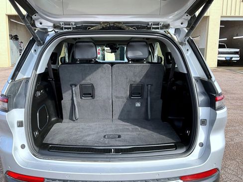 Used 2022 Jeep Grand Cherokee L Limited image 9