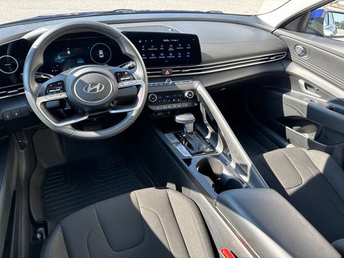 Certified 2024 Hyundai Elantra SEL w/ Convenience Package FWD image 16