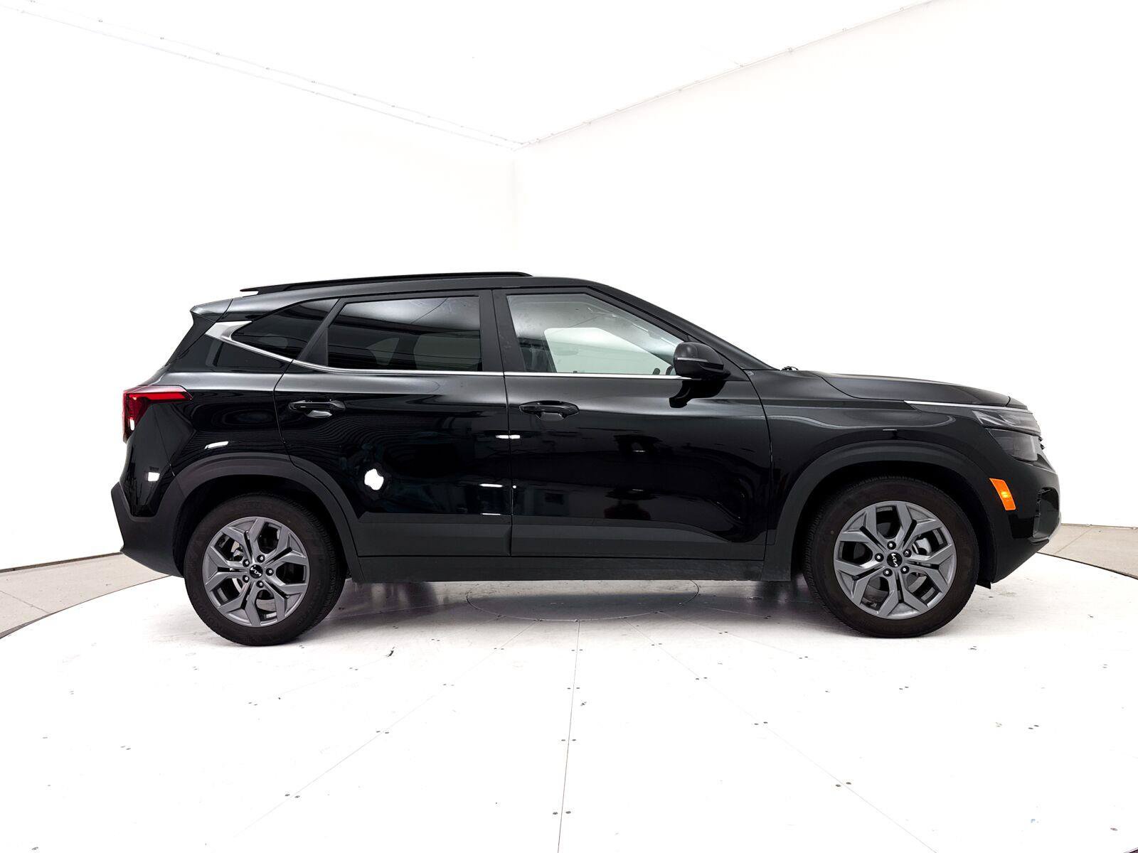 Used 2024 Kia Seltos S FWD image 38
