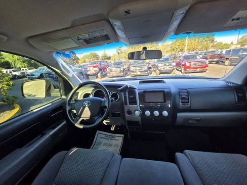 Used 2013 Toyota Tundra 4x4 Double Cab w/ Tow Pkg image 9
