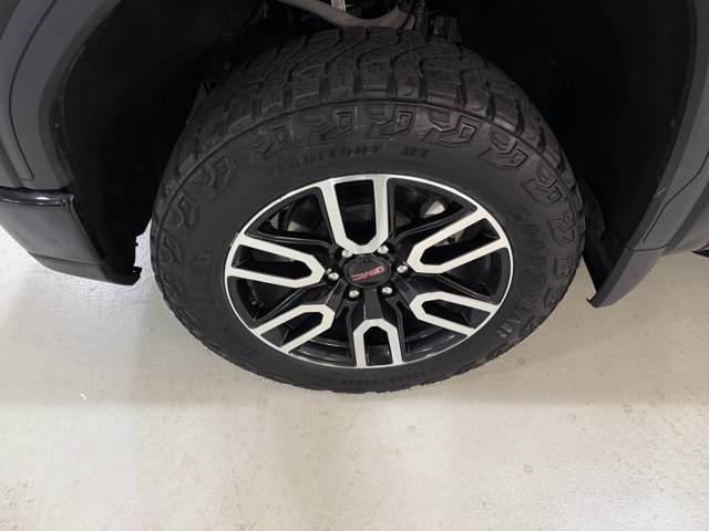 Used 2025 GMC Sierra 1500 AT4 w/ AT4 Premium Package AWD/4WD image 11