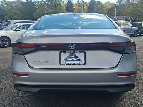 Used 2023 Honda Accord EX image 5