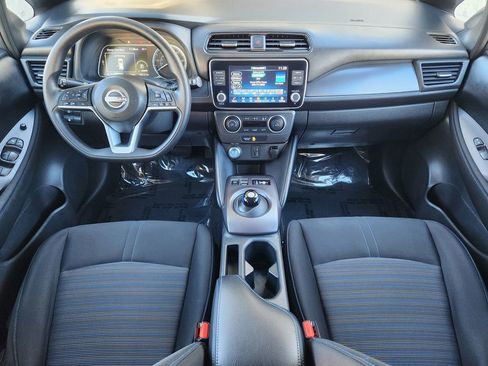 Used 2025 Nissan Leaf S image 10