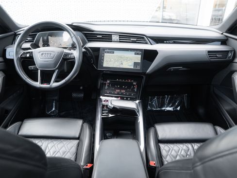 Certified 2022 Audi e-tron S Prestige w/ Prestige Package image 8