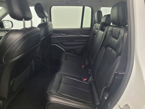 Used 2022 Jeep Grand Cherokee Limited AWD/4WD image 18