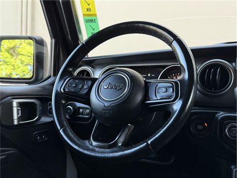 Used 2018 Jeep Wrangler Unlimited Sport S AWD/4WD image 8