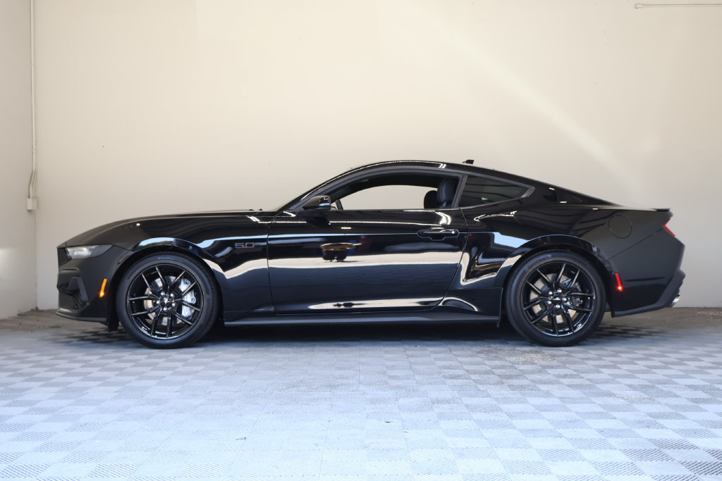 Used 2025 Ford Mustang GT RWD image 7