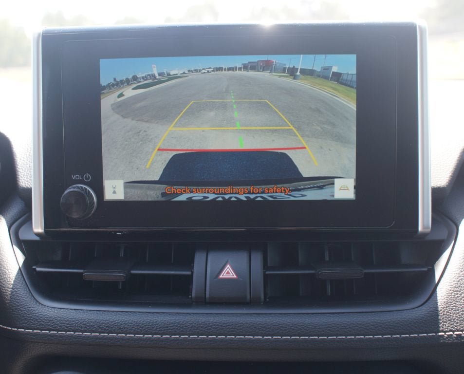Used 2025 Toyota RAV4 XLE AWD/4WD image 7