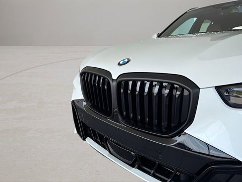 Used 2026 BMW X5 sDrive40i w/ M Sport Package image 2