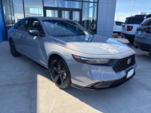 Used 2024 Honda Accord Sport image 3