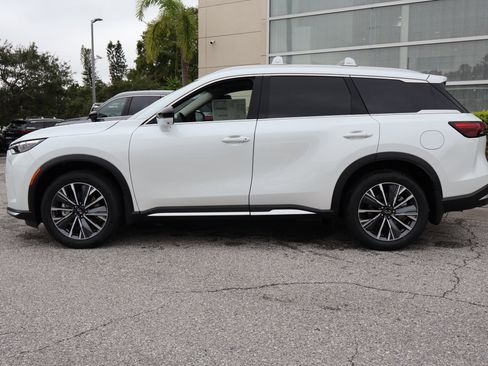 Certified 2026 INFINITI QX60 Luxe w/ Family Package image 2