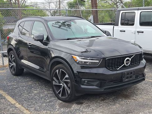 Used 2021 Volvo XC40 T4 R-Design w/ Advanced Package image 1