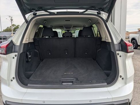 Used 2024 Nissan Rogue SV FWD image 12