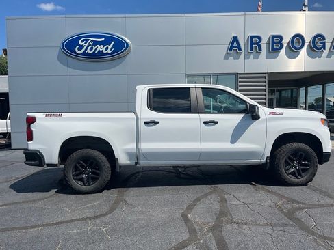 Used 2023 Chevrolet Silverado 1500 LT Trail Boss w/ LT Trail Boss Premium Package AWD/4WD image 4