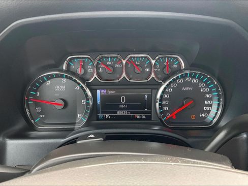 Used 2017 Chevrolet Silverado 1500 LT w/ LT Eassist Package AWD/4WD image 24