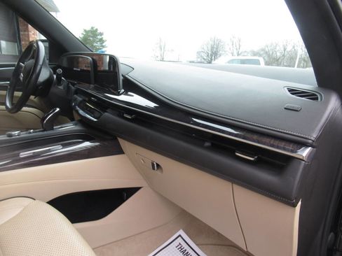 Used 2021 Cadillac Escalade Premium Luxury image 7