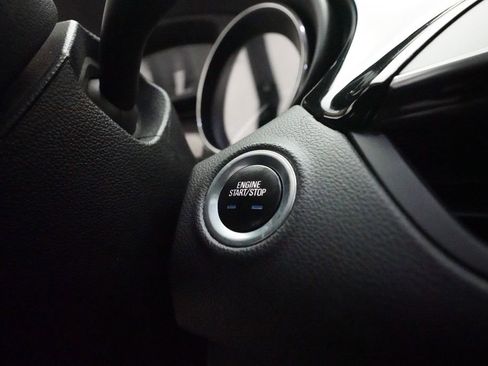 Used 2017 Buick Envision Essence FWD image 31
