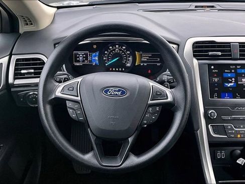 Used 2019 Ford Fusion SE image 8
