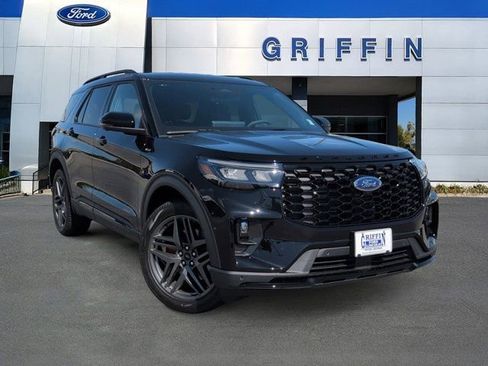 New 2026 Ford Explorer ST-Line w/ ST-Line Street Pack image 2
