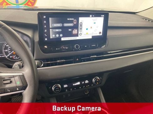 Used 2025 Mitsubishi Outlander SE AWD/4WD image 2