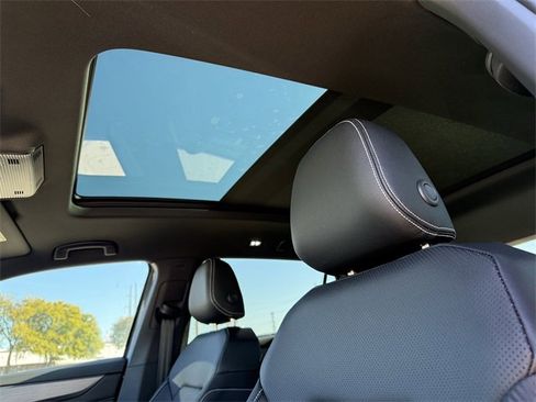 New 2026 Volkswagen Atlas Cross Sport SE image 18