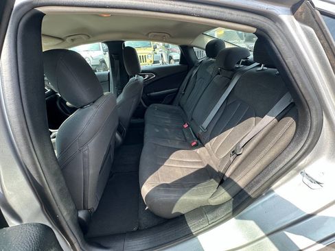 Used 2016 Chrysler 200 Limited image 17