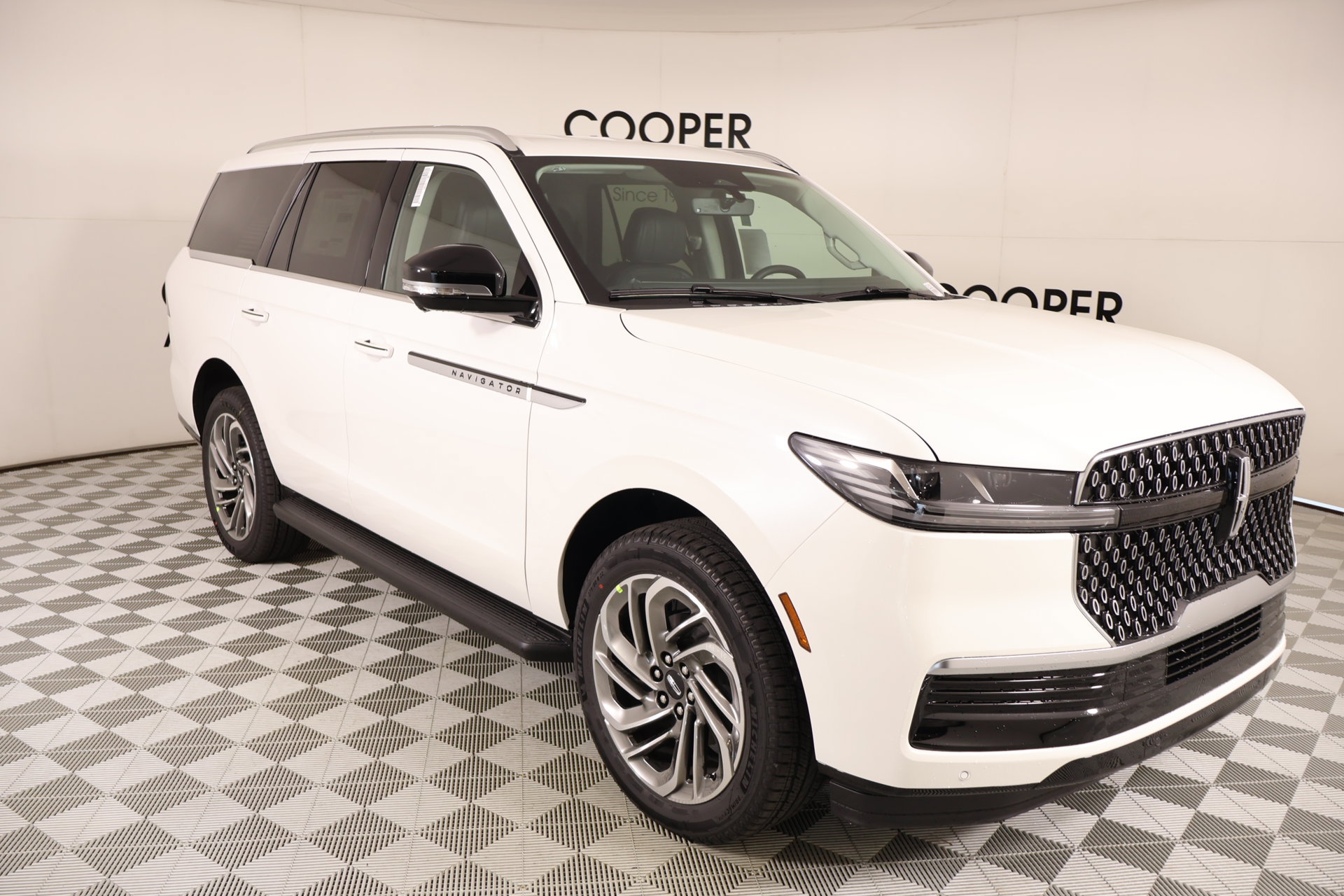 New 2026 Lincoln Navigator Premiere AWD/4WD image 1