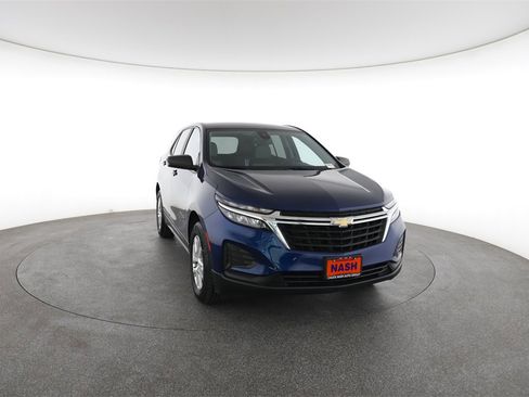 Used 2022 Chevrolet Equinox LS w/ LS Convenience Package image 3